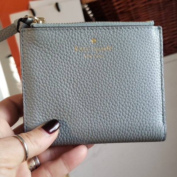 Kate Spade wallet - Picture 6 of 8